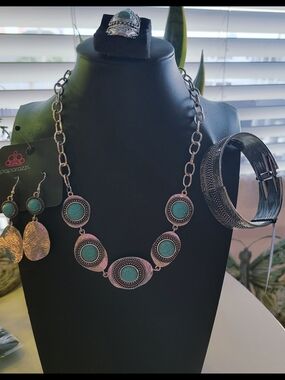 Paparazzi Turquoise Stone Accent Necklace Set - Silver-Tone
